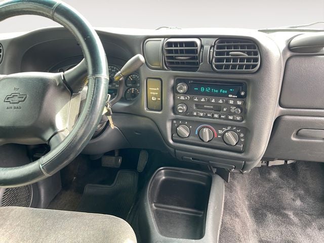 2002 Chevrolet S-10 LS