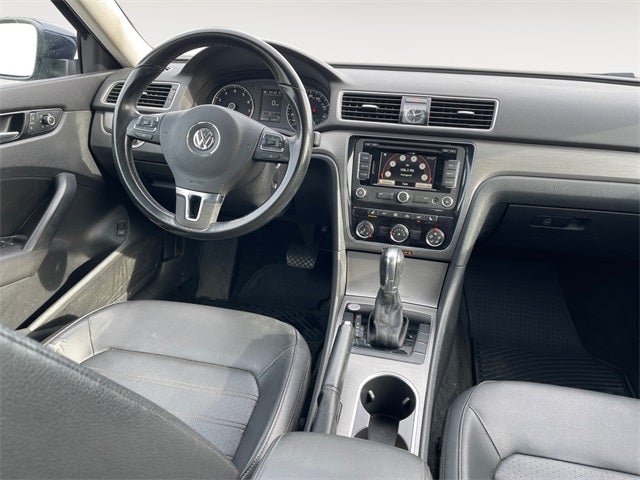 2015 Volkswagen Passat 1.8T SE w/Sunroof/Nav