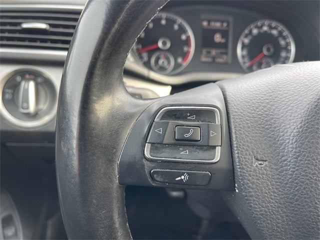 2015 Volkswagen Passat 1.8T SE w/Sunroof/Nav