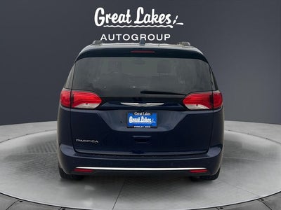 2017 Chrysler Pacifica Touring L