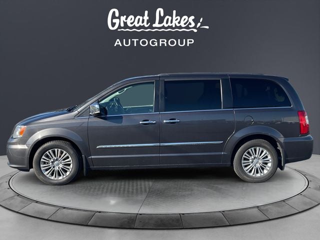 2016 Chrysler Town & Country Touring-L