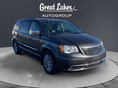 2016 Chrysler Town & Country Touring-L