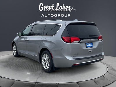 2017 Chrysler Pacifica Touring L Plus