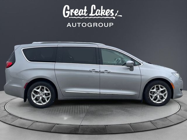 2017 Chrysler Pacifica Touring L Plus