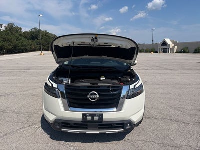 2022 Nissan Pathfinder SL