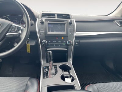 2017 Toyota CAMRY SE
