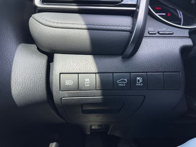 2021 Toyota Camry Hybrid LE