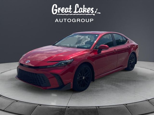 2025 Toyota Camry SE Hybrid's photo