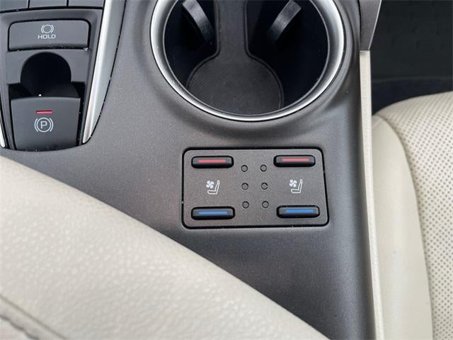 2024 Toyota CAMRY XLE