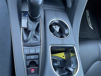 2020 Toyota AVALON Touring