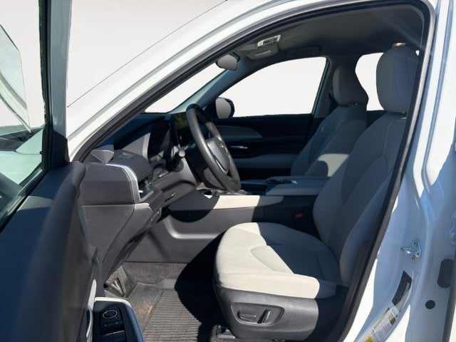 2026 Toyota Grand Highlander LE