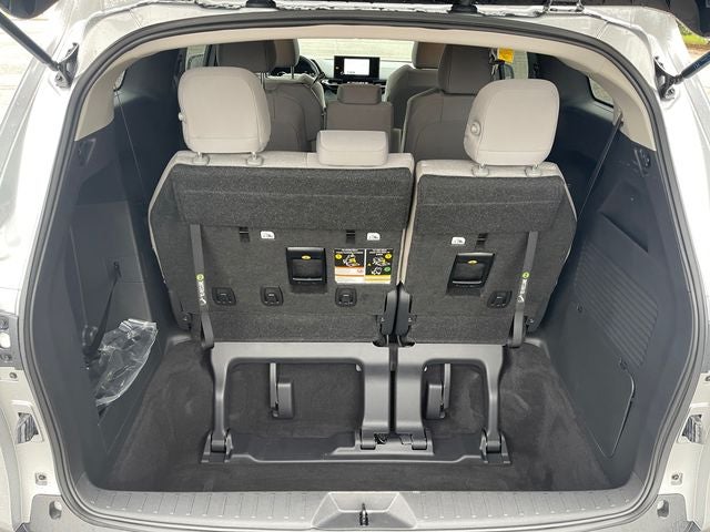2025 Toyota Sienna LE 8 Passenger