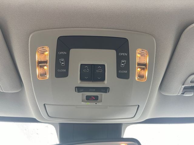 2025 Toyota Sienna LE 8 Passenger
