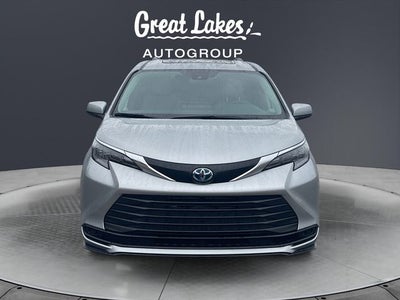 2025 Toyota Sienna LE 8 Passenger
