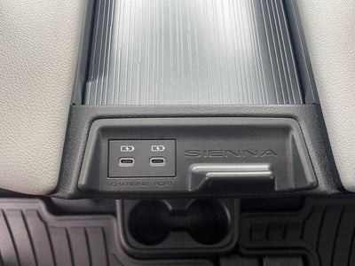2025 Toyota Sienna LE 8 Passenger