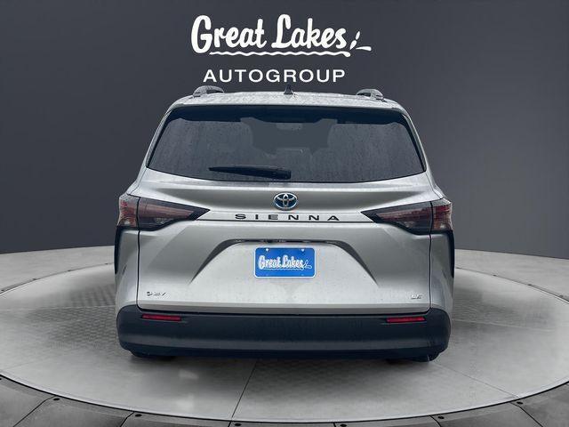 2025 Toyota Sienna LE 8 Passenger