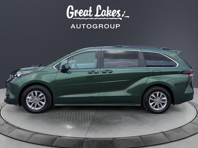 2025 Toyota Sienna LE 8 Passenger