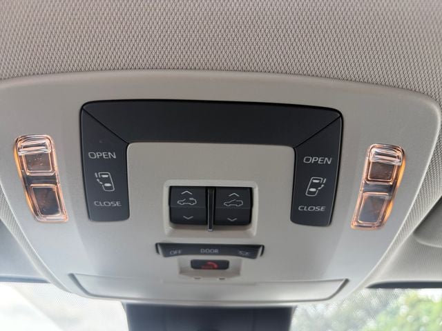 2025 Toyota Sienna LE 8 Passenger
