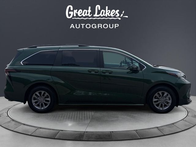 2025 Toyota Sienna LE 8 Passenger