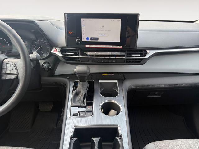 2025 Toyota Sienna LE 8 Passenger