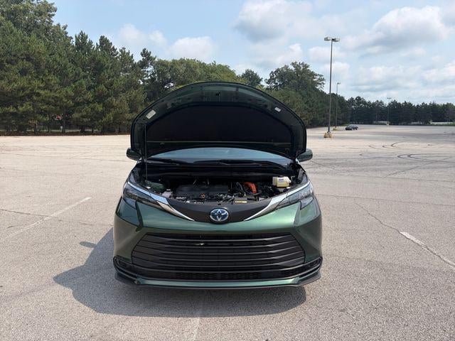 2025 Toyota Sienna LE 8 Passenger