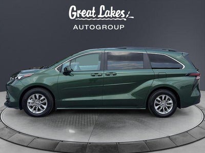 2025 Toyota Sienna LE 8 Passenger