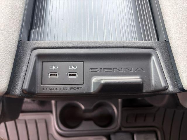 2025 Toyota Sienna LE 8 Passenger