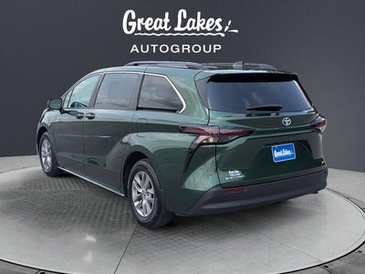 2025 Toyota Sienna LE 8 Passenger