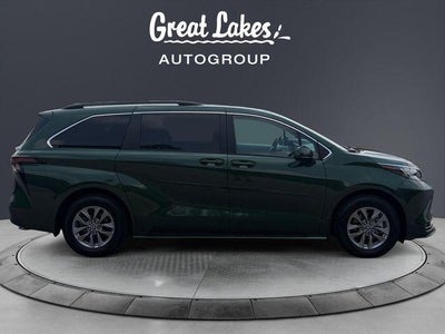 2025 Toyota Sienna LE 8 Passenger