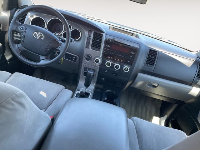 2011 Toyota SEQUOIA SR5 5.7L