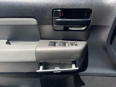 2011 Toyota SEQUOIA SR5 5.7L