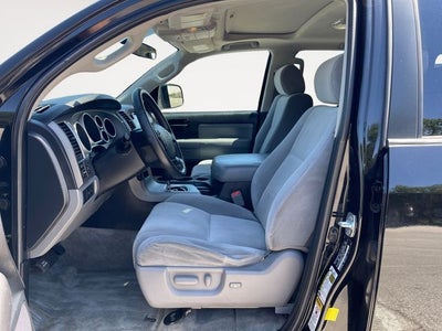 2011 Toyota SEQUOIA SR5 5.7L