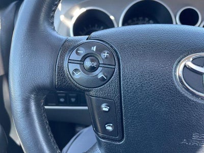 2011 Toyota SEQUOIA SR5 5.7L