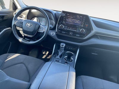 2020 Toyota HIGHLANDER LE