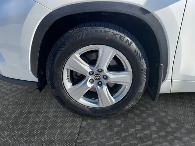 2020 Toyota HIGHLANDER LE