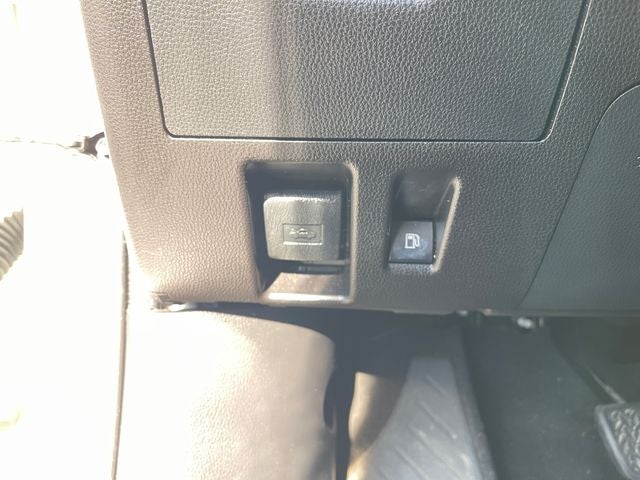 2020 Toyota HIGHLANDER LE