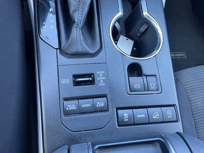 2020 Toyota HIGHLANDER LE