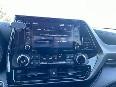 2020 Toyota HIGHLANDER LE