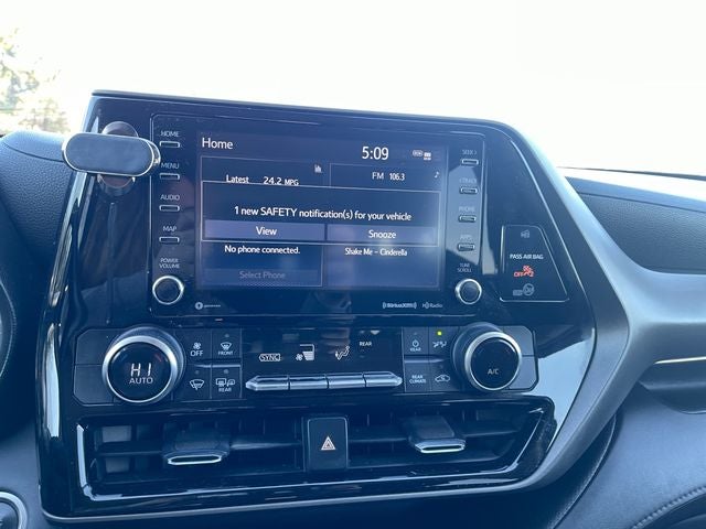 2020 Toyota HIGHLANDER LE