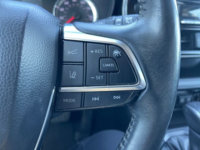 2020 Toyota HIGHLANDER LE