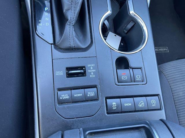 2020 Toyota HIGHLANDER LE