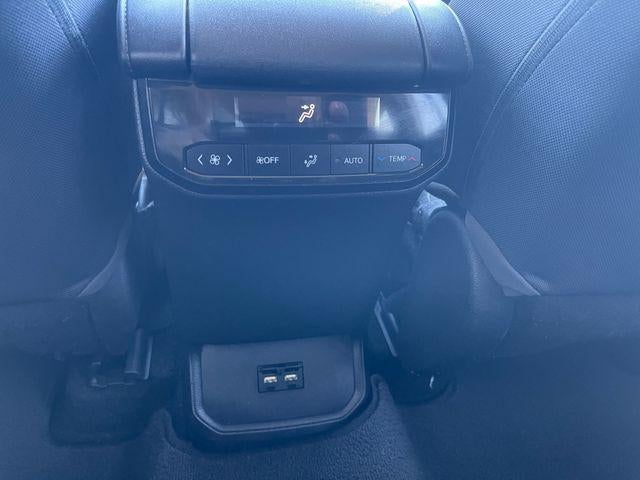 2020 Toyota HIGHLANDER LE