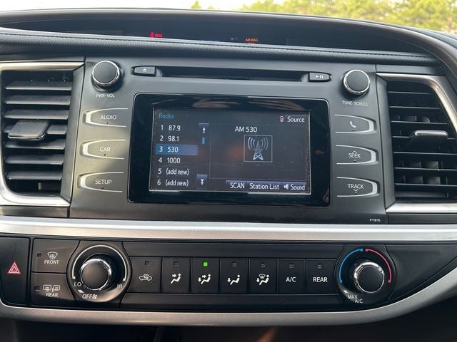 2019 Toyota HIGHLANDER LE