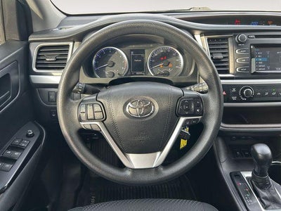 2019 Toyota HIGHLANDER LE