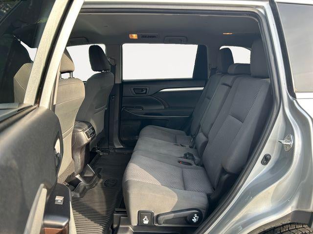 2019 Toyota HIGHLANDER LE