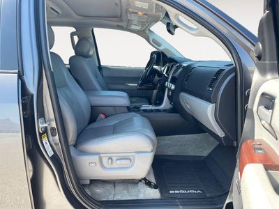 2011 Toyota SEQUOIA Platinum