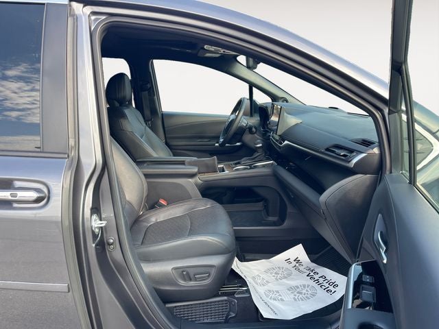 2025 Toyota Sienna Platinum 7 Passenger
