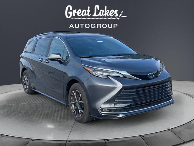 2025 Toyota Sienna Platinum 7 Passenger