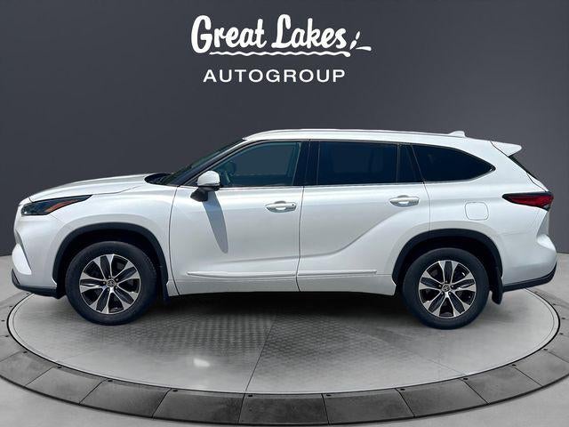 2022 Toyota HIGHLANDER XLE