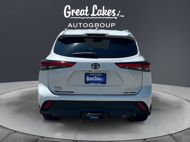 2022 Toyota HIGHLANDER XLE